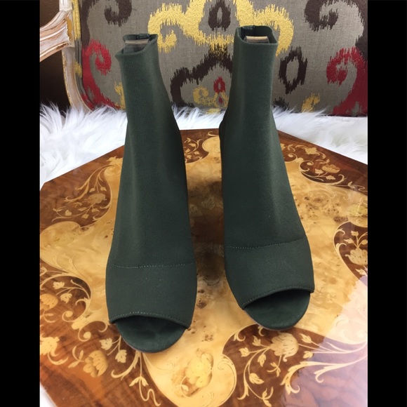 Steve Madden Shoes - Steve Madden “Sunnie” Olive Green Stretch Bootie